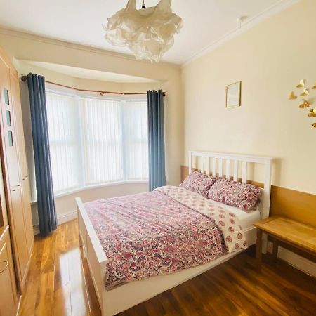 Entire 4 Bedroom House - Ev Point & Free Parking Liverpool Zewnętrze zdjęcie