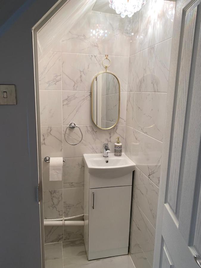 Entire 4 Bedroom House - Ev Point & Free Parking Liverpool Zewnętrze zdjęcie