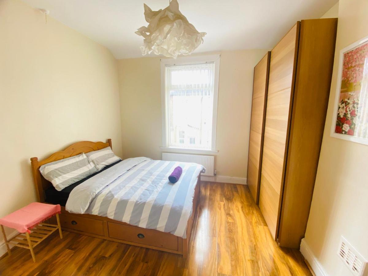 Entire 4 Bedroom House - Ev Point & Free Parking Liverpool Zewnętrze zdjęcie